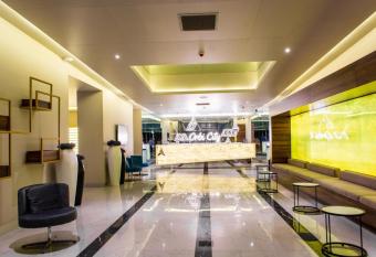 Orbi City Aparthotel has rooms with a private hot tub