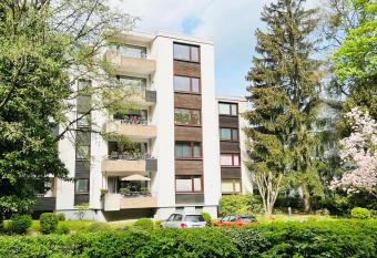 Residenz Herzog Wilhelm Stra  e allows 18 year olds to book a room