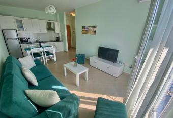Relax Apts Saranda 2 allows 18 year olds to book a room