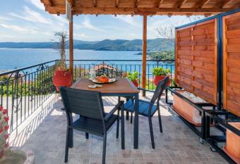 Studios Sultana Arava has Balcony rooms