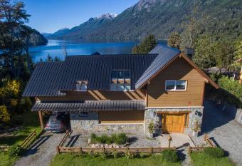 Punta Morrena Villa la Angostura vista al lago 2, 4, 6 y 8 huespedes has Balcony rooms