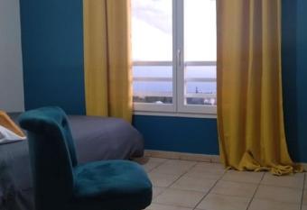 Le Bel Horizon allows 18 year olds to book a room