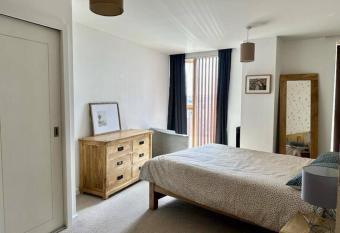 2 bed apartment in Granary Wharf Leeds has Balcony rooms