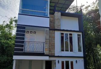 Quincy Villa Batu has Balcony rooms