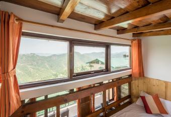 Twilight Ridge, Studio overlooking the hills w wifi by Roamhome has Balcony rooms