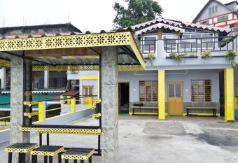 the DEW DROP HOME STAY has Balcony rooms