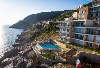 yourhome beach apartment has Balcony rooms