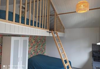 Maisonnette ind  pendante 4 personnes jardin terrasse has Balcony rooms