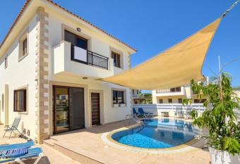 VICTORIA BLUE has Balcony rooms