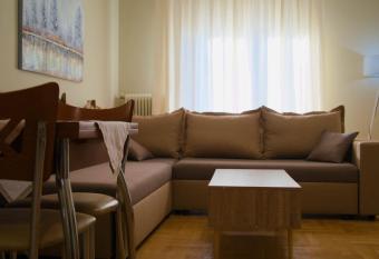 The Center Of Volos has Balcony rooms