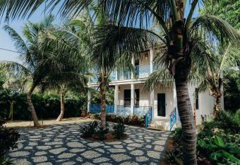 Beachfront Villa #1 has Balcony rooms