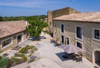 Domaine de Montine Chambres de Charme allows 18 year olds to book a room