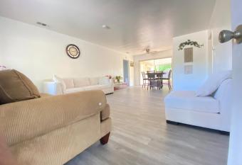 WHOLE Family - Crestline has Balcony rooms