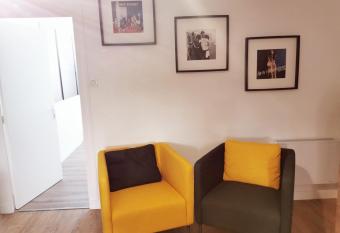 T3 Centre Ville avec patio has Balcony rooms