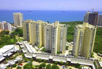 Zazue 504T2 vista al mar has rooms with a private hot tub