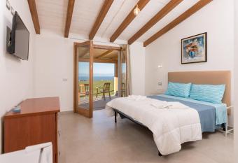 NUOVE SUITES VISTA MARE SARDEGNA, Bedda Ista has Balcony rooms
