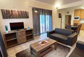 Dunai Panor  m  s Apartman Dunaszentmikl  son has Balcony rooms