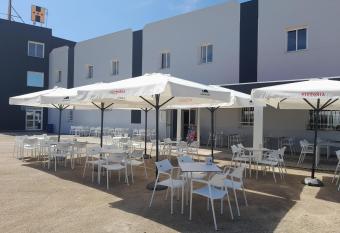 HOTEL ORIANA allows 18 year olds to book a room