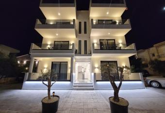 Fenix Hotel has Balcony rooms