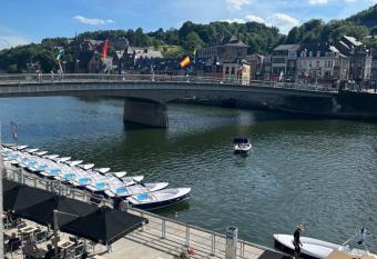 Appart by Le coin des gourmets allows 18 year olds to book a room