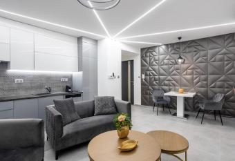 Avand Apartments Debrecen allows 18 year olds to book a room