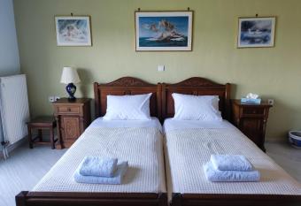 Ariadne Beach Apartment has Balcony rooms