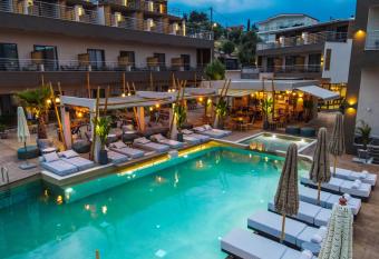 Del Mare Suites has Balcony rooms