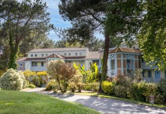 Puchouau Appartement en Rez Jardin has Balcony rooms