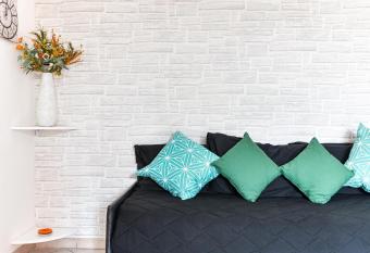 Casa Capo Perla has Balcony rooms