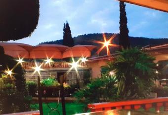 Valley View Guest House has Balcony rooms