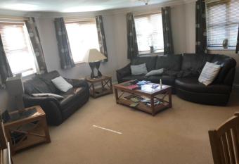 Captivating Apartment in Copthorne near Gatwick allows 18 year olds to book a room