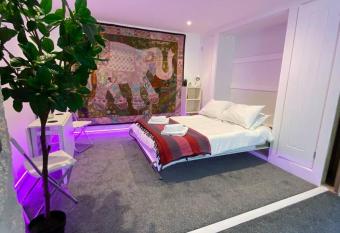 Pura Vida has Balcony rooms