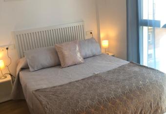 Apartamento Maracena C/ Ram  n y Cajal has Balcony rooms