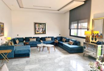 4 bedrooms villa with private pool enclosed garden and wifi at Dar Bouazza Tamaris 6 km away from the beach has Balcony rooms