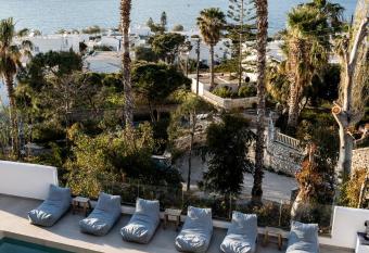 PAREA Paros - Adults Only allows 18 year olds to book a room