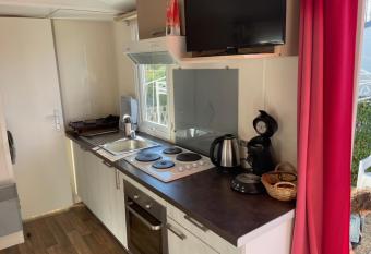 Nice Little House With A Garden In Fr  jus has Balcony rooms