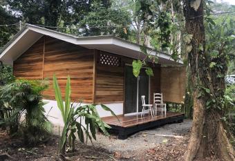 Ita Tiny House Disfruta & Trabaja en el Caribe! has Balcony rooms
