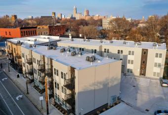 Luxury Condo 10 Minutes from First Energy Stadium C4 has Balcony rooms