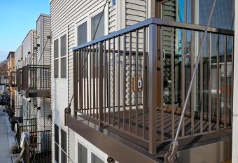 Luxury Condo 10 Minutes from First Energy Stadium C3 has Balcony rooms