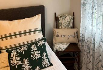 Cozy Getaway at Lake O' the Pines allows 18 year olds to book a room