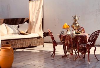 Captivating Studio Apartment in Mexilhoeira Grande has Balcony rooms