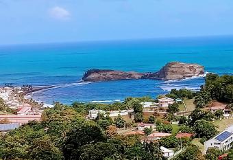 maison de vacances avec 2 grande chambres has Balcony rooms