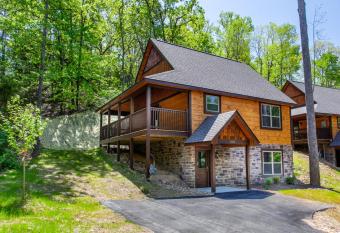Picturesque Paradise - Air Hockey and Community Pool has Balcony rooms