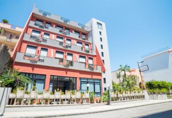 La Piramide allows 18 year olds to book a room