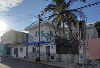 Casa de las Flores has Balcony rooms