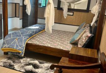 House Of Comfort Delhi has Balcony rooms