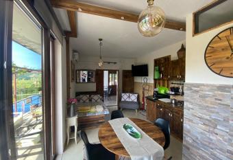 Apartman Verona has Balcony rooms