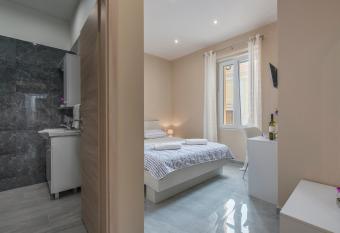 Roberto rooms allows 18 year olds to book a room