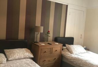 Roselodge Guest House allows 18 year olds to book a room