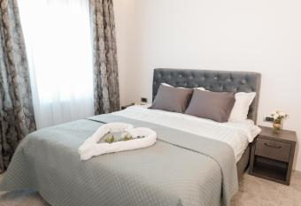 Vinceia has Balcony rooms